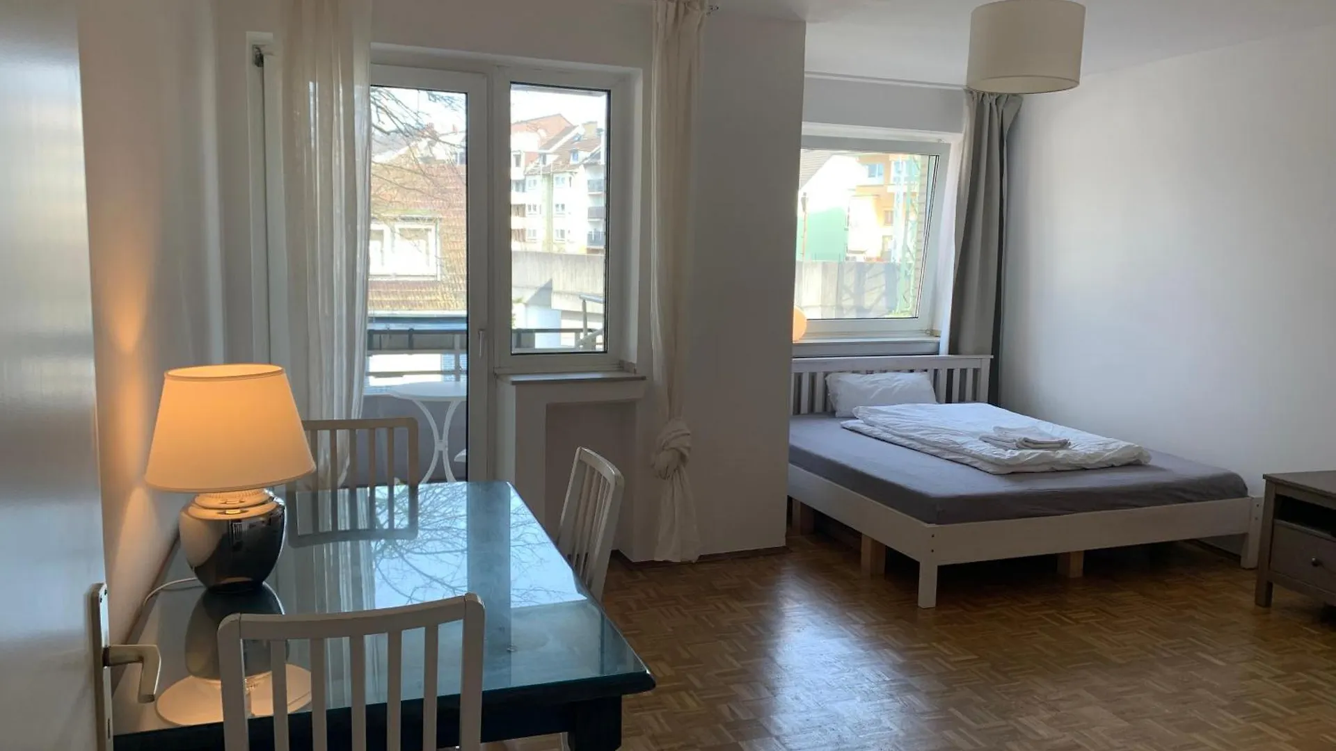 Apartment Studio Flat Medien Hafen 30Mintofair Dusseldorf