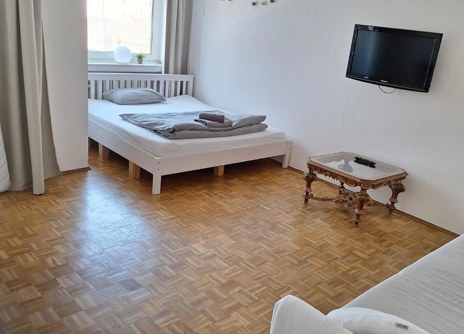Studio Flat Medien Hafen 30Mintofair Dusseldorf Germany
